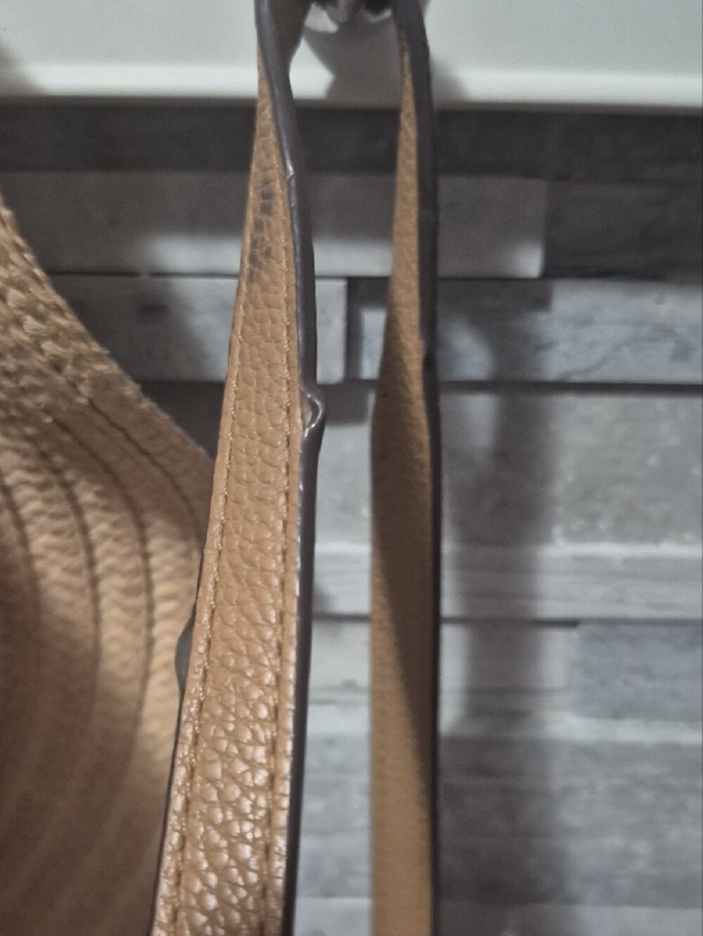 Tory Burch Beige/Tan Pebbled Leather Crossbody with Tassel - Picture 4 of 4